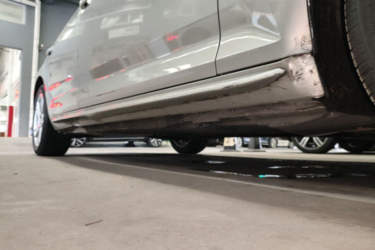 Used Audi A4L 2018 30th Anniversary Edition 40 TFSI Trendy Model Right Side Sill