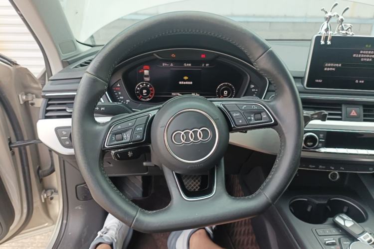 Used Audi A4L 2018 30th Anniversary Edition 40 TFSI Sport Edition Steering Wheel