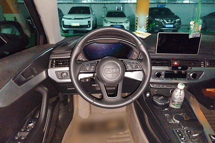 Used Audi A4L 2018 30th Anniversary Edition 40 TFSI Fashion Model Steering Wheel
