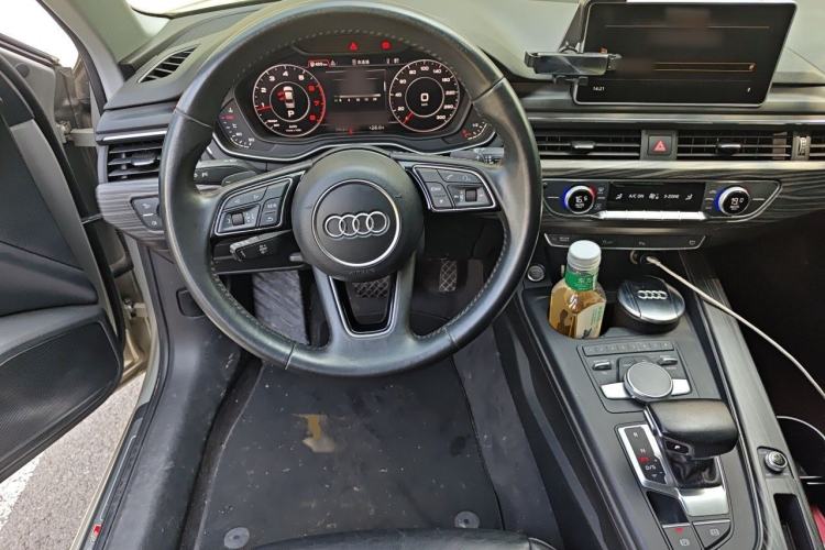 Used Audi A4L 2018 30th Anniversary Edition 40 TFSI Fashion Model Steering Wheel