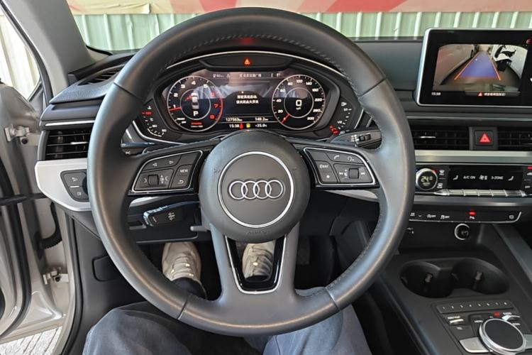 Used Audi A4L 2018 30th Anniversary Edition 40 TFSI Fashion Model Steering Wheel