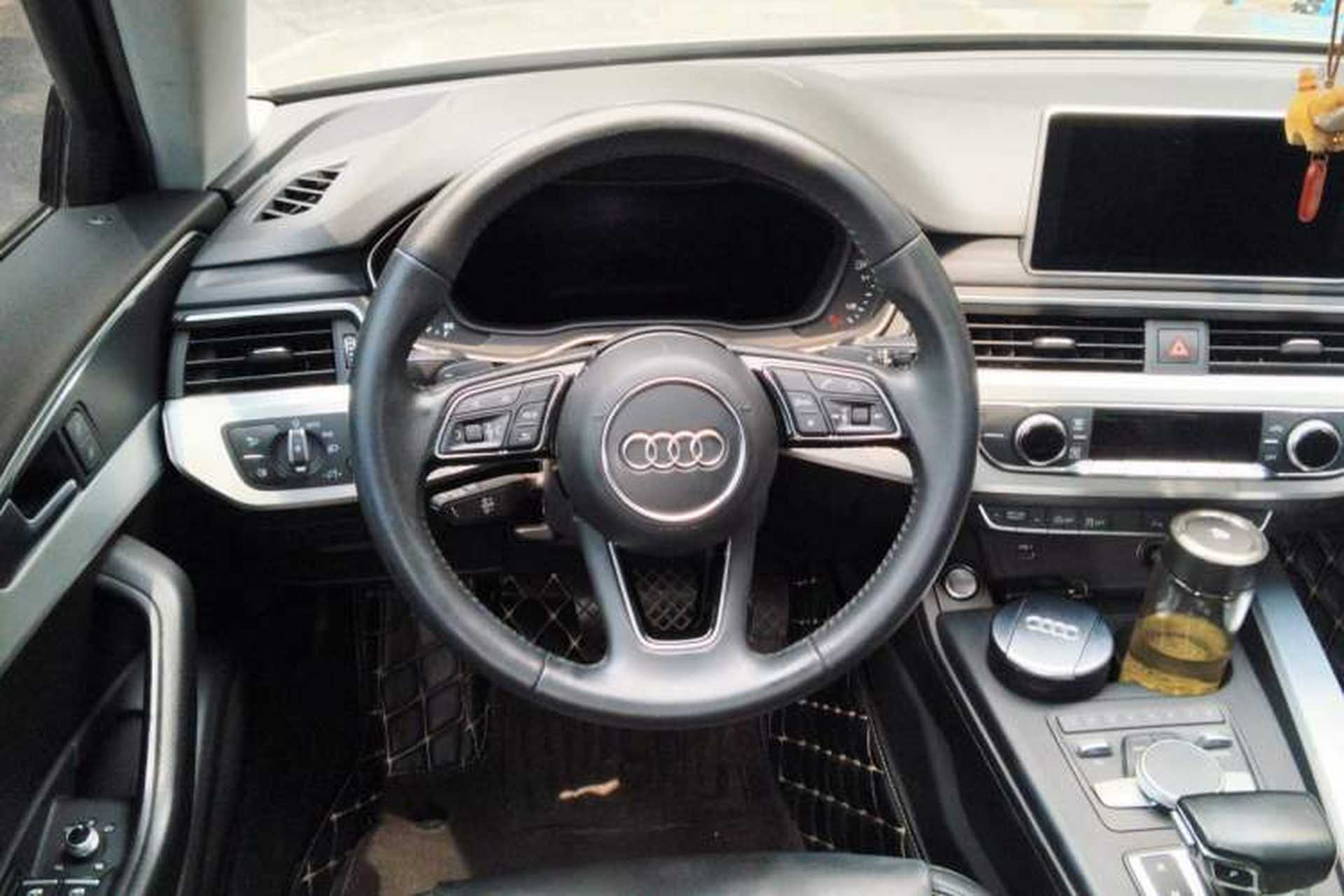 Used Audi A4L 2018 30th Anniversary Edition 40 TFSI Fashion Model Steering Wheel