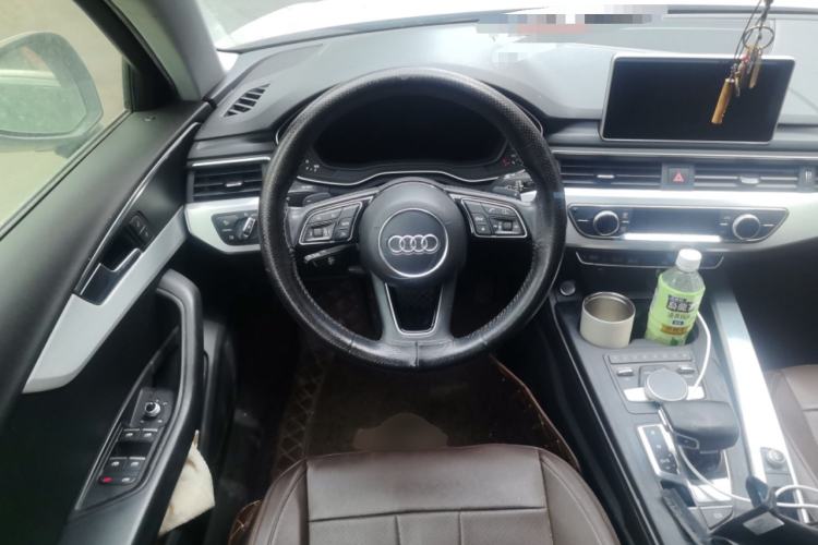 Used Audi A4L 2018 30th Anniversary Edition 40 TFSI Fashion Model Steering Wheel