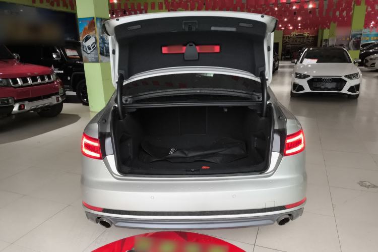 Used Audi A4L 2018 30th Anniversary Edition 40 TFSI Fashion Model Trunk