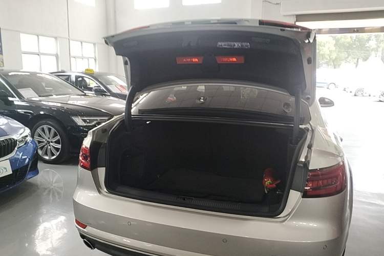 Used Audi A4L 2018 30th Anniversary Edition 40 TFSI Trendy Model Trunk