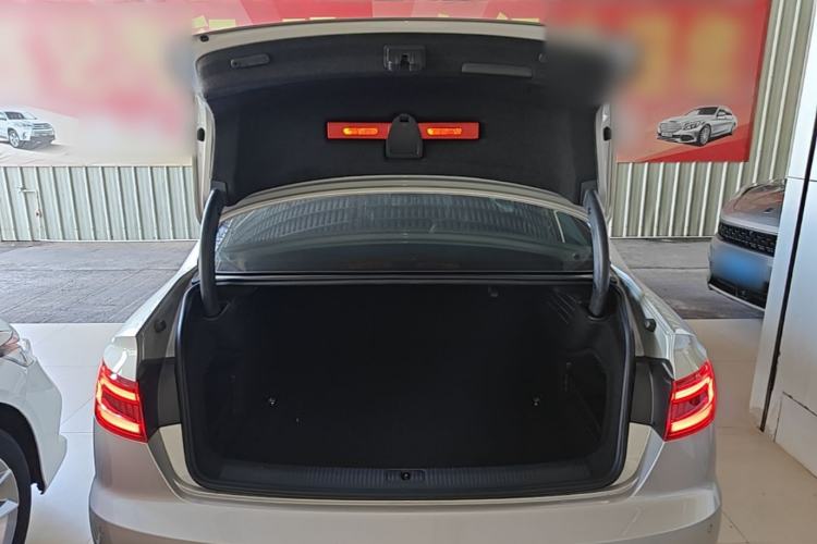 Used Audi A4L 2018 30th Anniversary Edition 40 TFSI Fashion Model Trunk