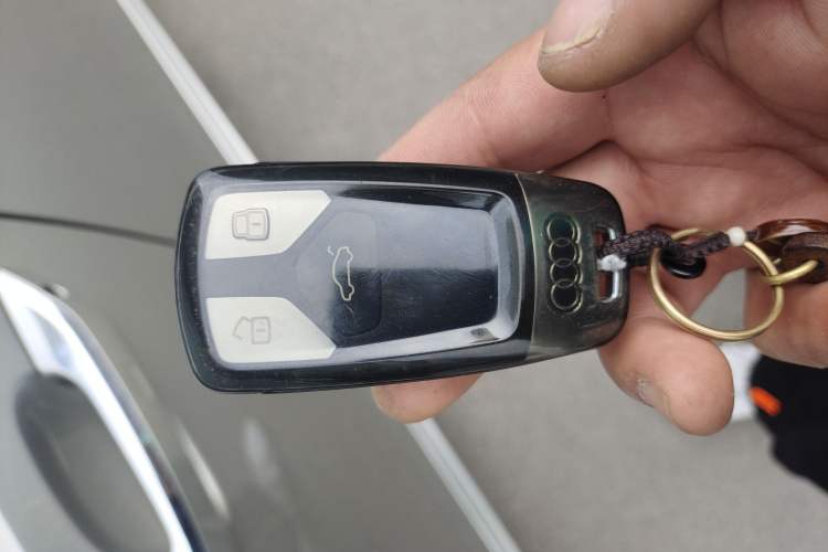Used Audi A4L 2018 30th Anniversary Edition 40 TFSI Fashion Model Vehicle Key