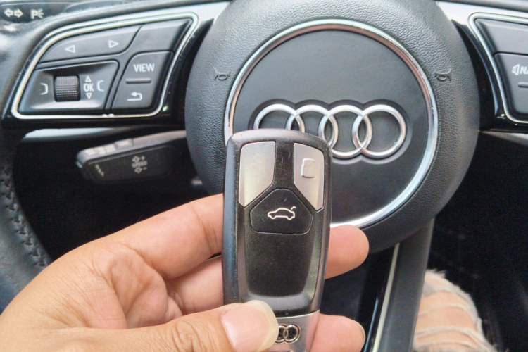 Used Audi A4L 2018 30th Anniversary Edition 40 TFSI Fashion Model Vehicle Key