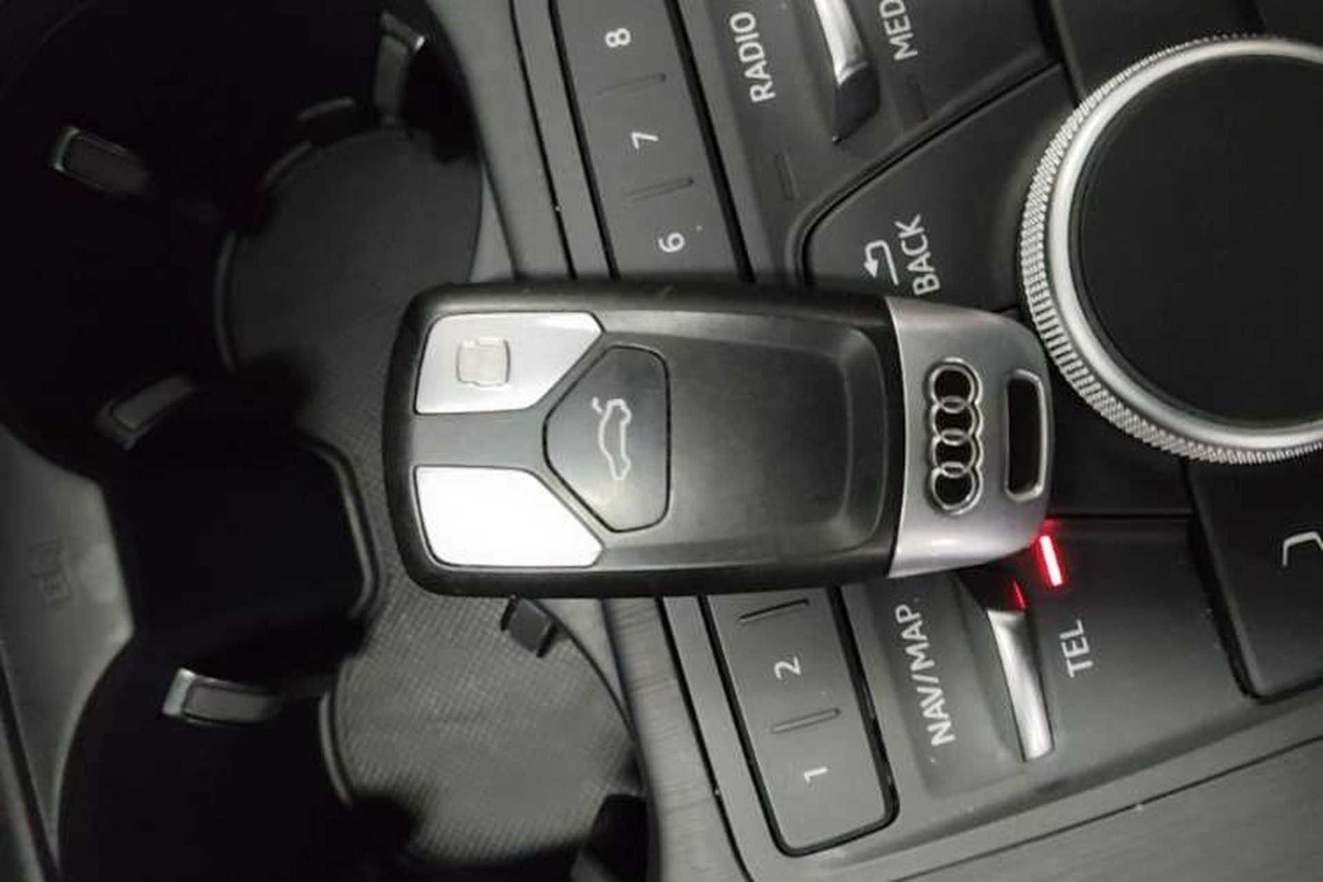 Used Audi A4L 2018 30th Anniversary Edition 40 TFSI Trendy Model Vehicle Key