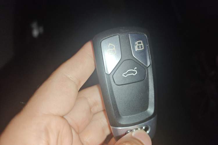 Used Audi A4L 2018 30th Anniversary Edition 40 TFSI Fashion Model Vehicle Key
