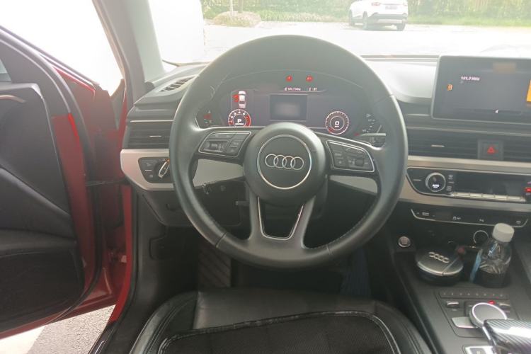 Used Audi A4L 2018 30th Anniversary Edition 40 TFSI Fashion Model Steering Wheel