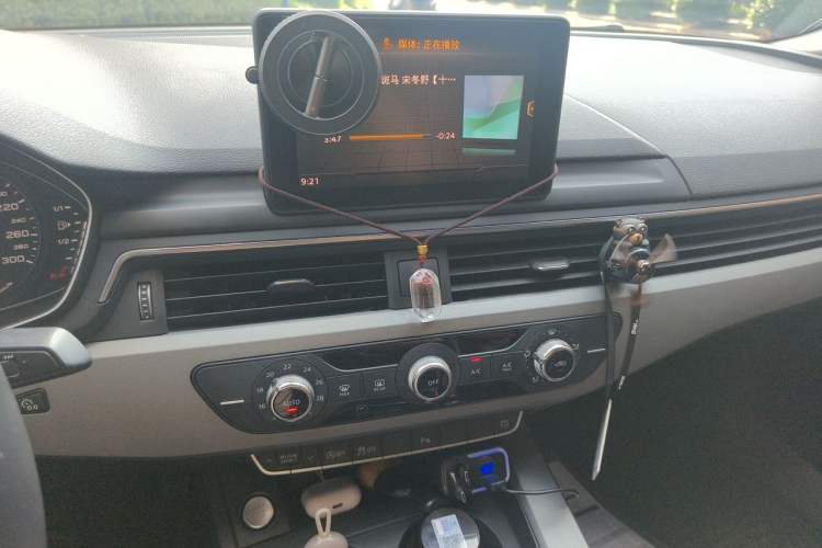 Used Audi A4L 2018 30th Anniversary Edition 40 TFSI Trendy Model Audio And AC Panel