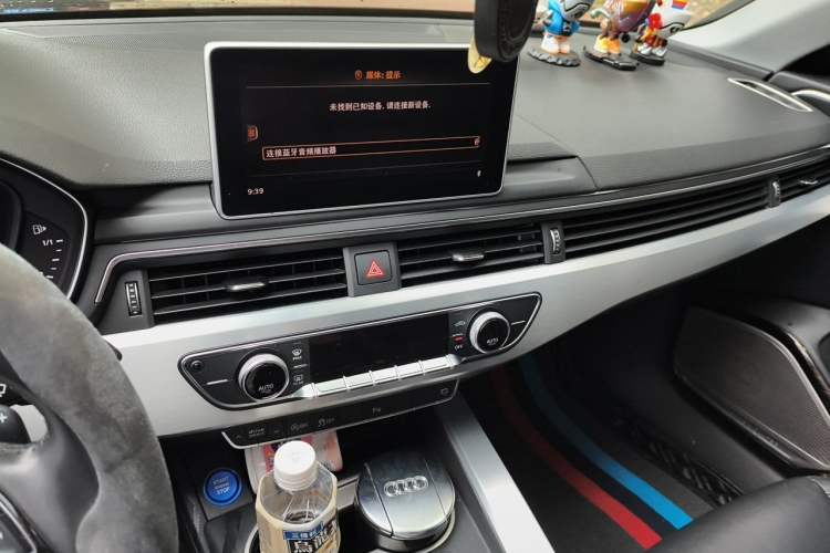 Used Audi A4L 2018 30th Anniversary Edition 40 TFSI Fashion Model Audio And AC Panel
