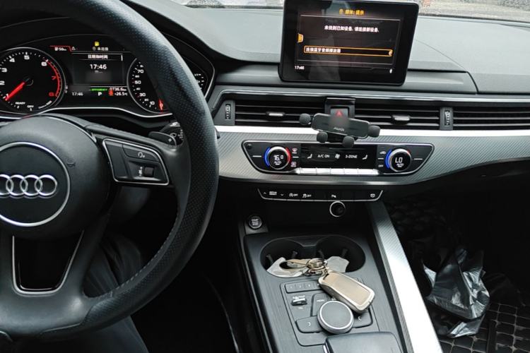 Used Audi A4L 2018 30th Anniversary Edition 40 TFSI Trendy Model Center Console