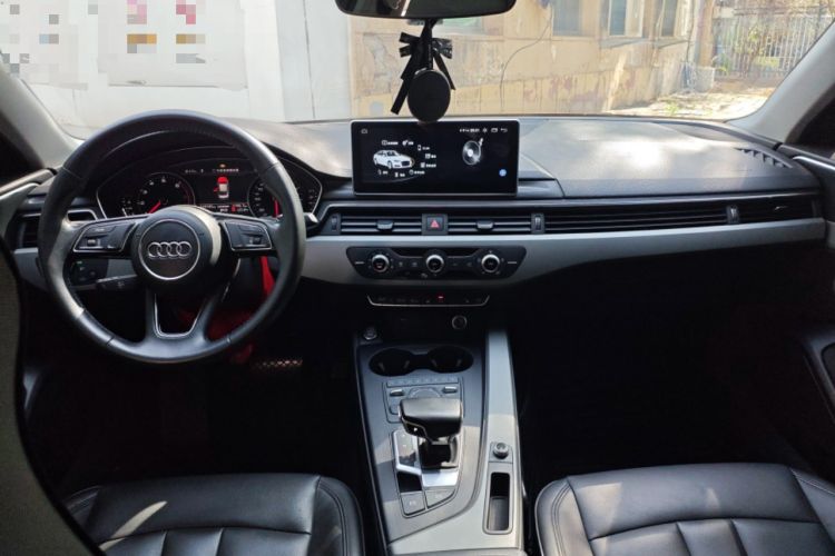 Used Audi A4L 2018 30th Anniversary Edition 40 TFSI Trendy Model Center Console