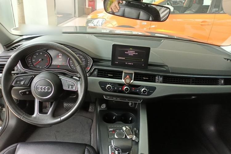 Used Audi A4L 2018 30th Anniversary Edition 40 TFSI Trendy Model Center Console