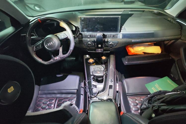 Used Audi A4L 2018 30th Anniversary Edition 40 TFSI Trendy Model Center Console