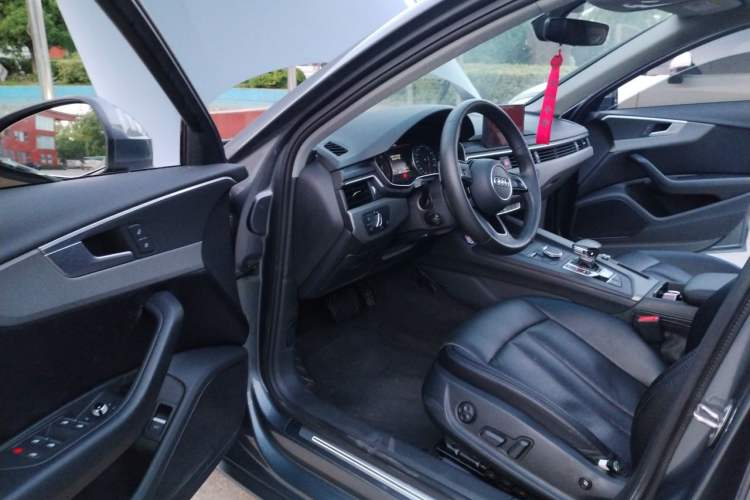 Used Audi A4L 2018 30th Anniversary Edition 40 TFSI Trendy Model Driver Seat
