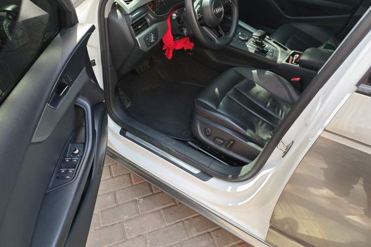 Used Audi A4L 2018 30th Anniversary Edition 40 TFSI Trendy Model Driver Seat
