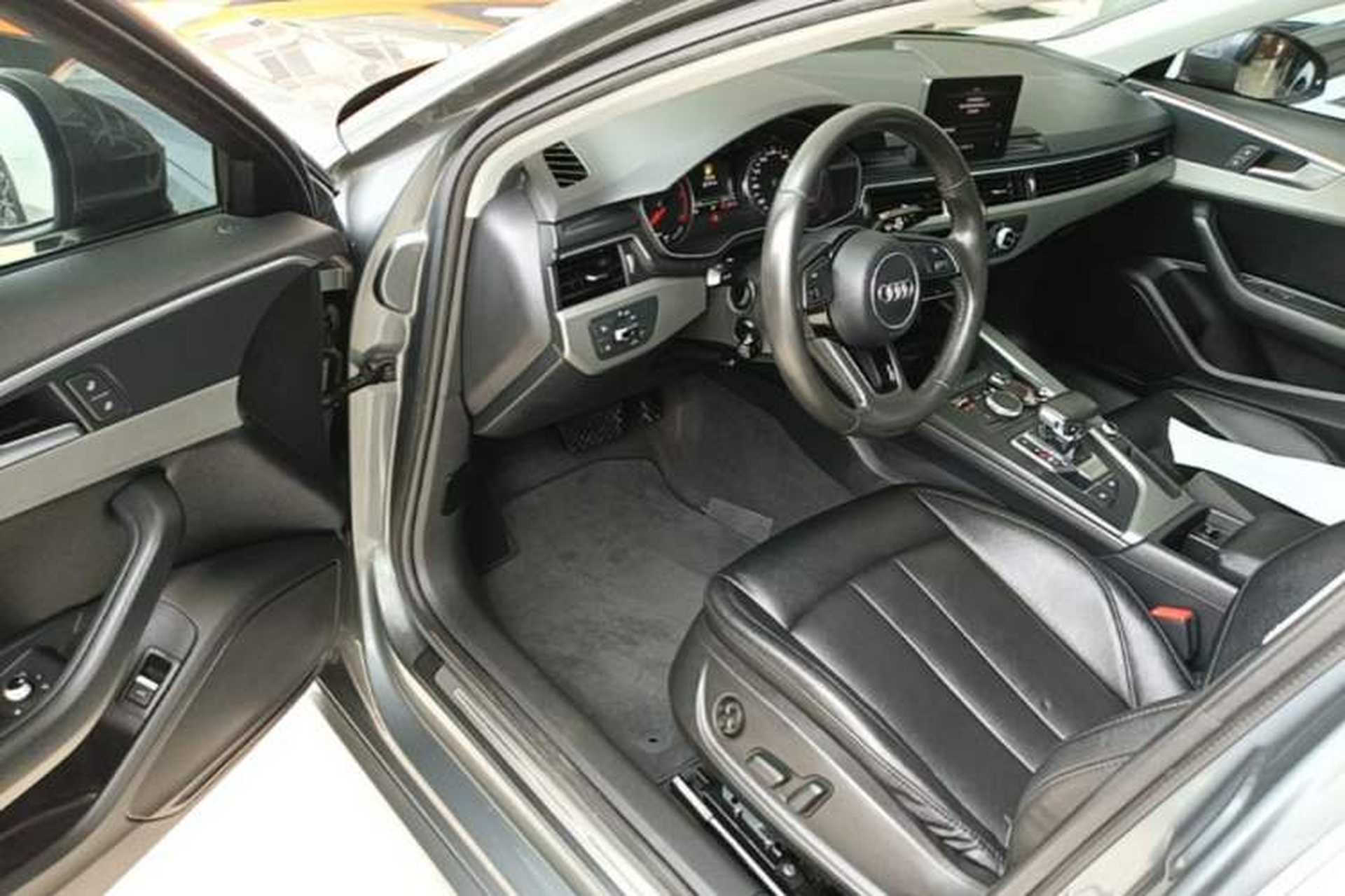 Used Audi A4L 2018 30th Anniversary Edition 40 TFSI Trendy Model Driver Seat