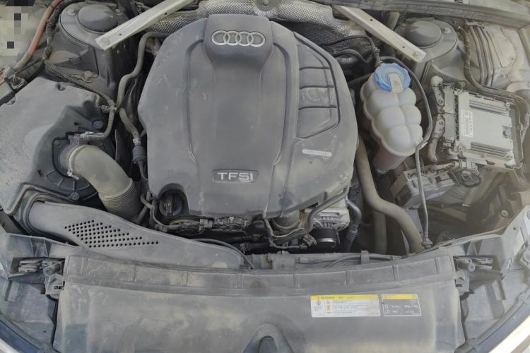Used Audi A4L 2018 30th Anniversary Edition 40 TFSI Fashion Model Engine Bay