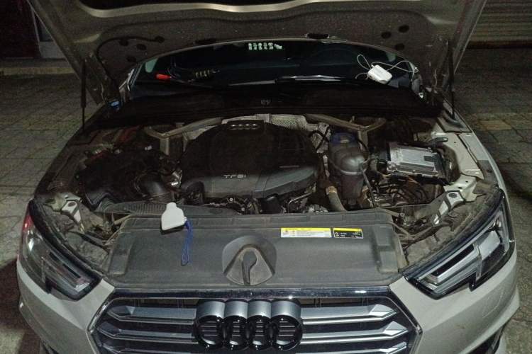 Used Audi A4L 2018 30th Anniversary Edition 40 TFSI Fashion Model Engine Bay