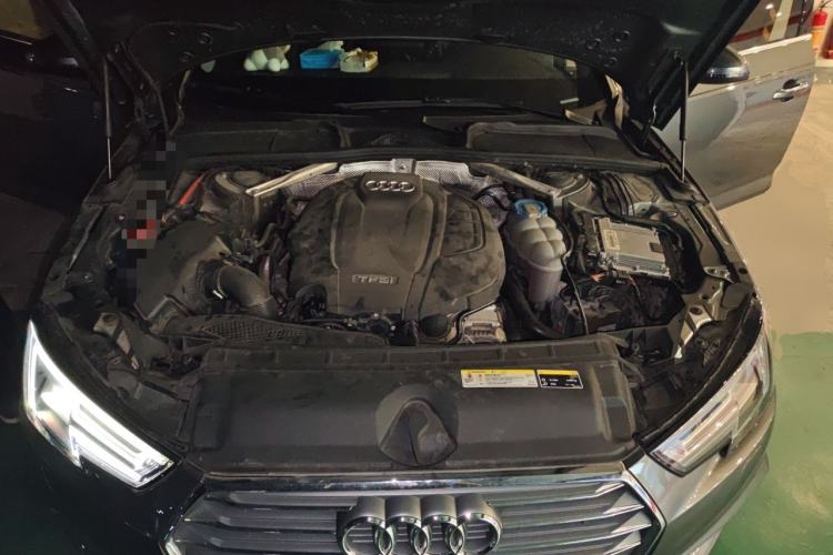 Used Audi A4L 2018 30th Anniversary Edition 40 TFSI Fashion Model Engine Bay