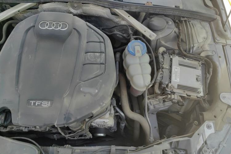 Used Audi A4L 2018 30th Anniversary Edition 40 TFSI Fashion Model Engine Bay Left