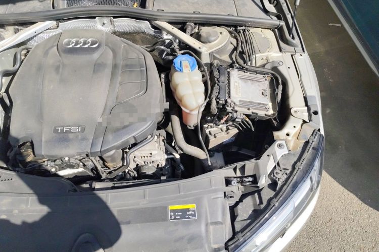 Used Audi A4L 2018 30th Anniversary Edition 40 TFSI Fashion Model Engine Bay Left