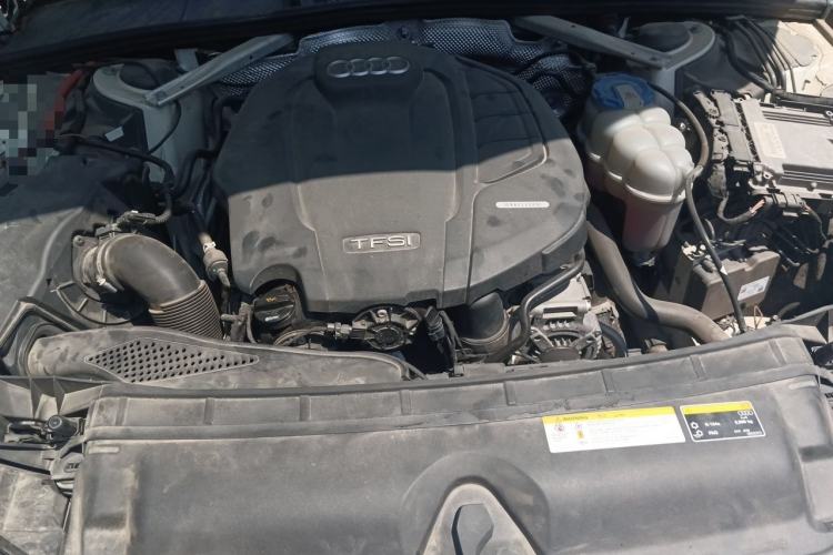 Used Audi A4L 2018 30th Anniversary Edition 40 TFSI Fashion Model Engine Bay