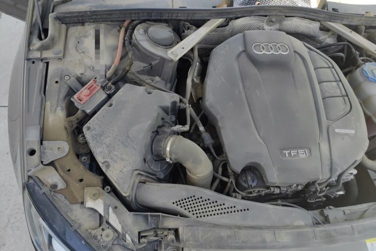 Used Audi A4L 2018 30th Anniversary Edition 40 TFSI Fashion Model Engine Bay Right