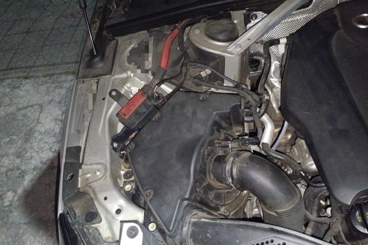 Used Audi A4L 2018 30th Anniversary Edition 40 TFSI Fashion Model Engine Bay Right