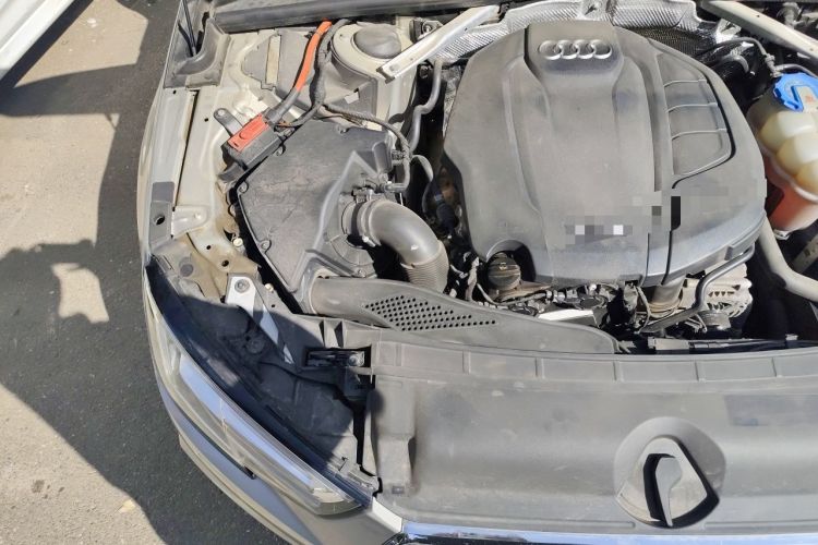 Used Audi A4L 2018 30th Anniversary Edition 40 TFSI Fashion Model Engine Bay Right