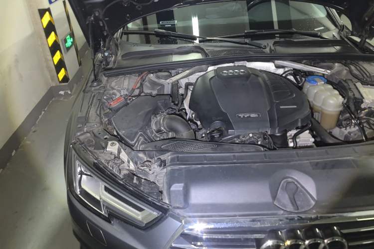 Used Audi A4L 2018 30th Anniversary Edition 40 TFSI Trendy Model Engine Bay Right