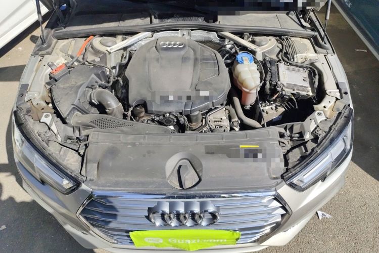 Used Audi A4L 2018 30th Anniversary Edition 40 TFSI Fashion Model Engine Bay