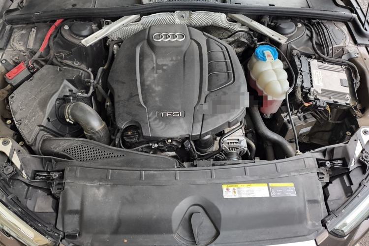 Used Audi A4L 2018 30th Anniversary Edition 40 TFSI Fashion Model Engine Bay