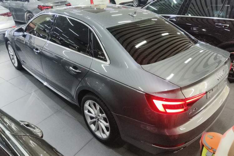 Used Audi A4L 2018 30th Anniversary Edition 40 TFSI Fashion Model Exterior 2