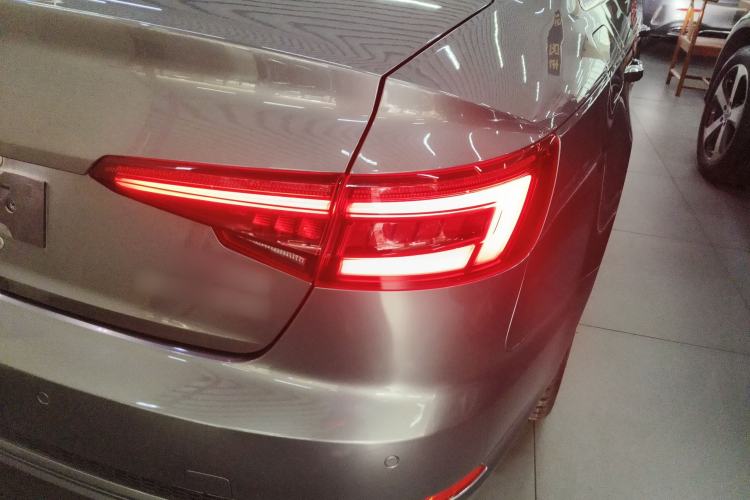 Used Audi A4L 2018 30th Anniversary Edition 40 TFSI Fashion Model Exterior 3