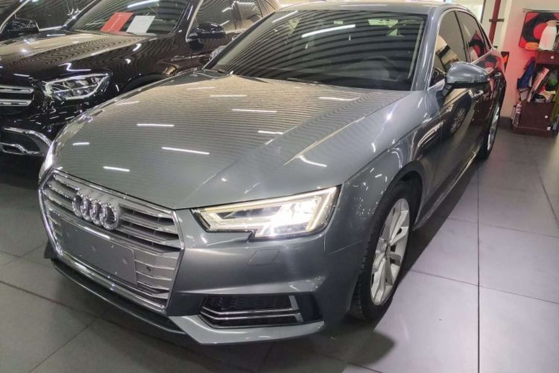 Used Audi A4L 2018 30th Anniversary Edition 40 TFSI Fashion Model Front Left 45 Deg