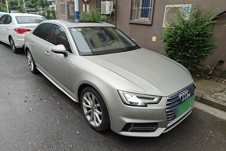 Used Audi A4L 2018 30th Anniversary Edition 40 TFSI Trendy Model Front Right 45 Deg