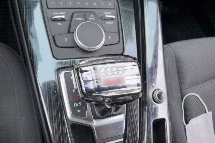Used Audi A4L 2018 30th Anniversary Edition 40 TFSI Trendy Model Gear Lever
