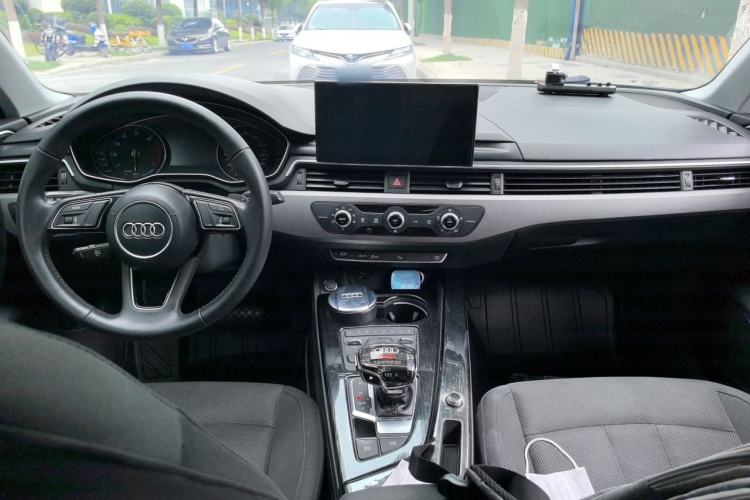 Used Audi A4L 2018 30th Anniversary Edition 40 TFSI Trendy Model Interior 2