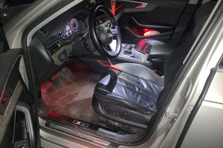Used Audi A4L 2018 30th Anniversary Edition 40 TFSI Fashion Model Left Front Seat