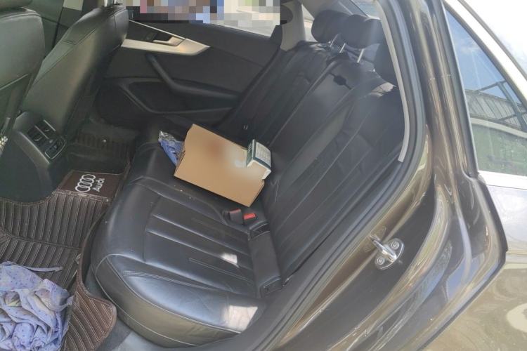 Used Audi A4L 2018 30th Anniversary Edition 40 TFSI Fashion Model Left Rear Seat