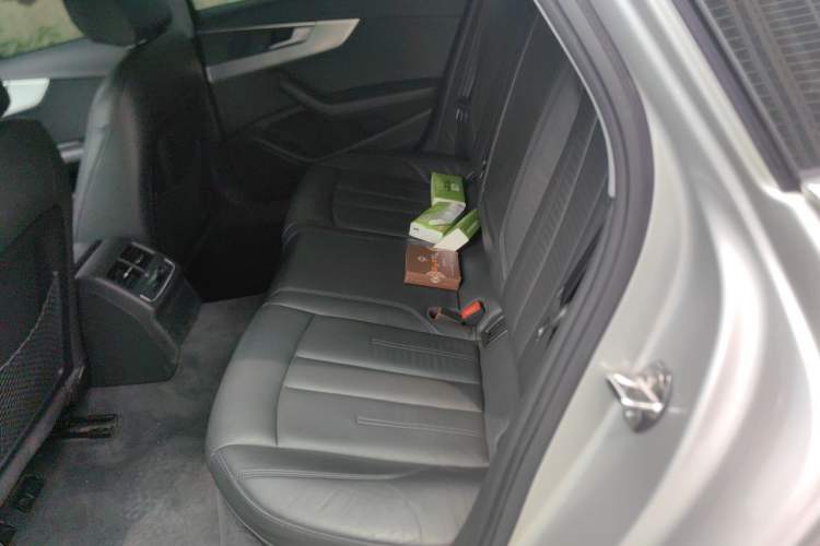 Used Audi A4L 2018 30th Anniversary Edition 40 TFSI Fashion Model Left Rear Seat