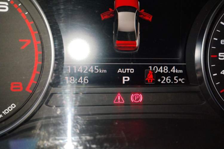 Used Audi A4L 2018 30th Anniversary Edition 40 TFSI Trendy Model Odometer Close Up