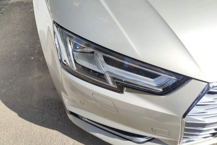 Used Audi A4L 2018 30th Anniversary Edition 40 TFSI Fashion Model Right Front Headlight