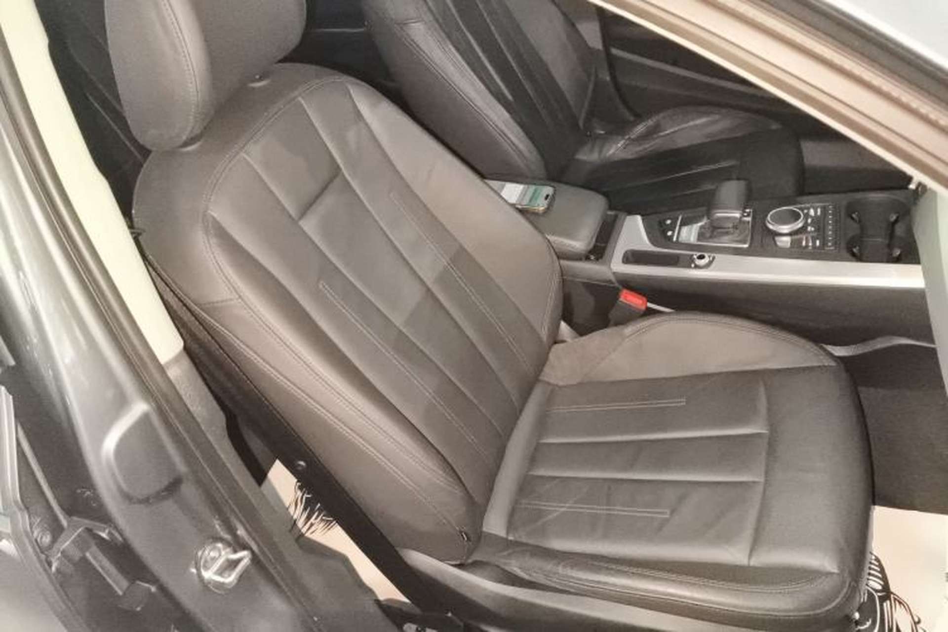 Used Audi A4L 2018 30th Anniversary Edition 40 TFSI Fashion Model Right Front Seat