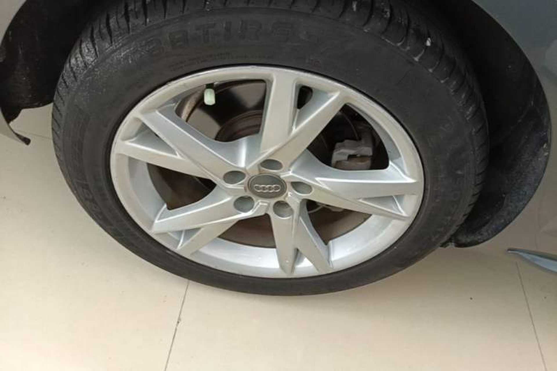 Used Audi A4L 2018 30th Anniversary Edition 40 TFSI Trendy Model Right Rear Wheel Hub