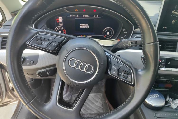 Used Audi A4L 2018 30th Anniversary Edition 40 TFSI Fashion Model Steering Wheel